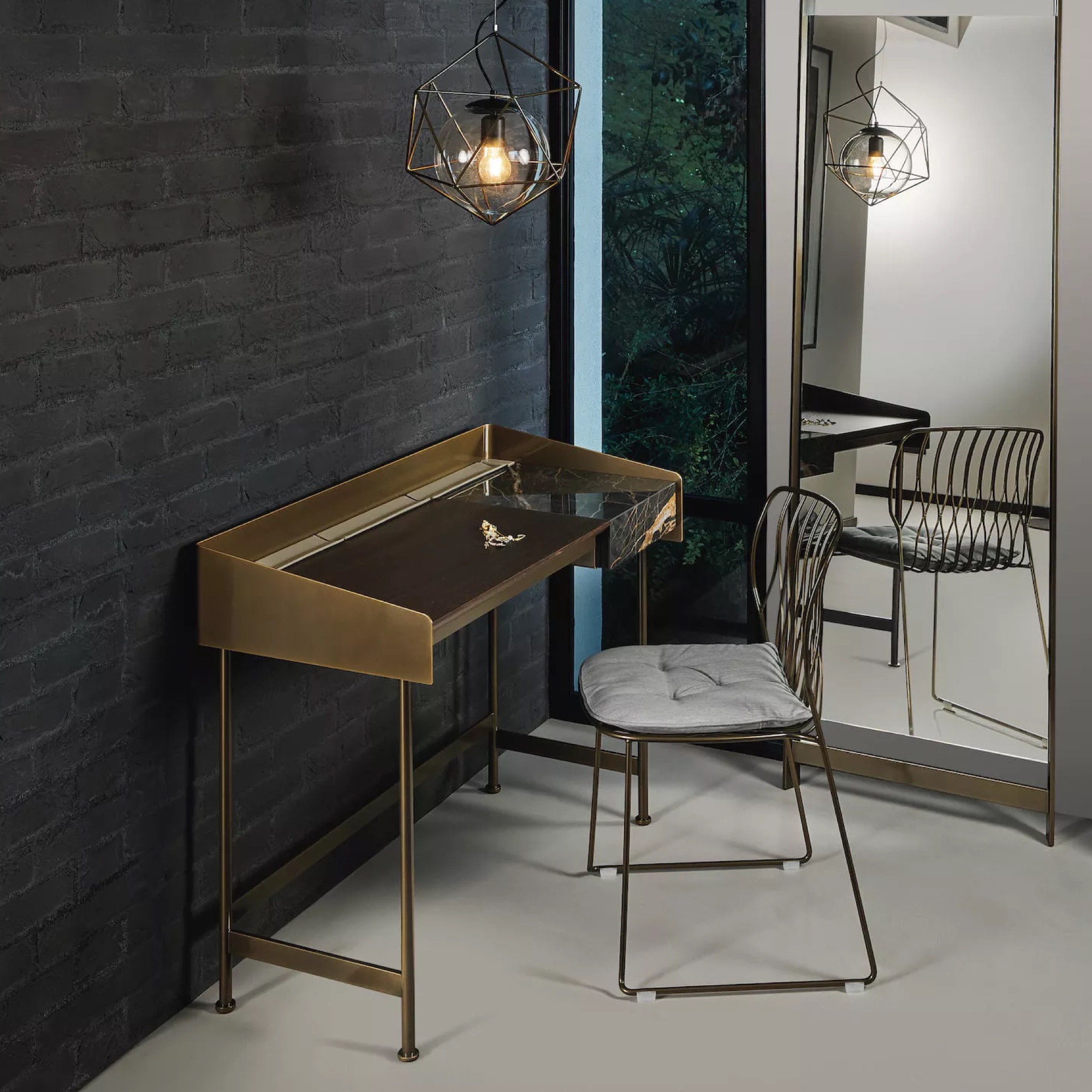 Secret Desk